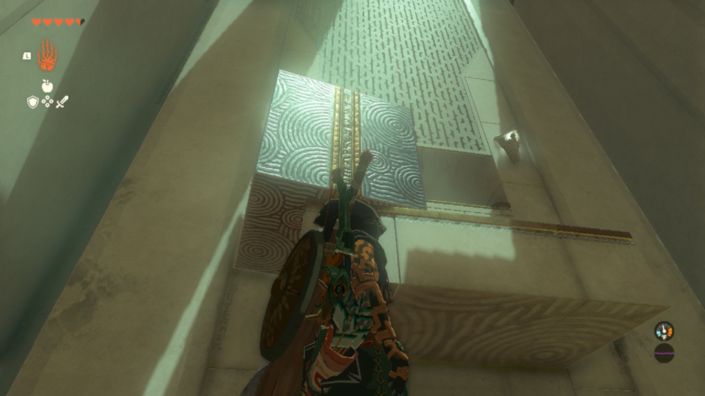 Link solving the first part of Sonapan Shrine by placing the cube 