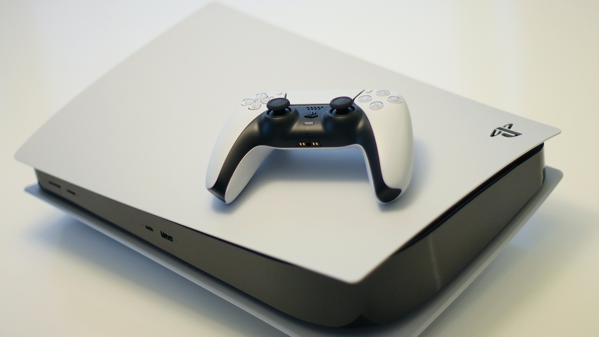 First Look at PlayStation 5 Slim Has Reportedly Been Leaked -  EssentiallySports
