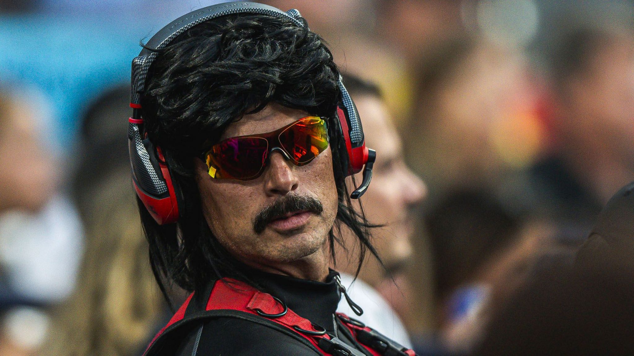 Dr Disrespect теряет десятки тысяч подписчиков, поскольку Интернет его позорит