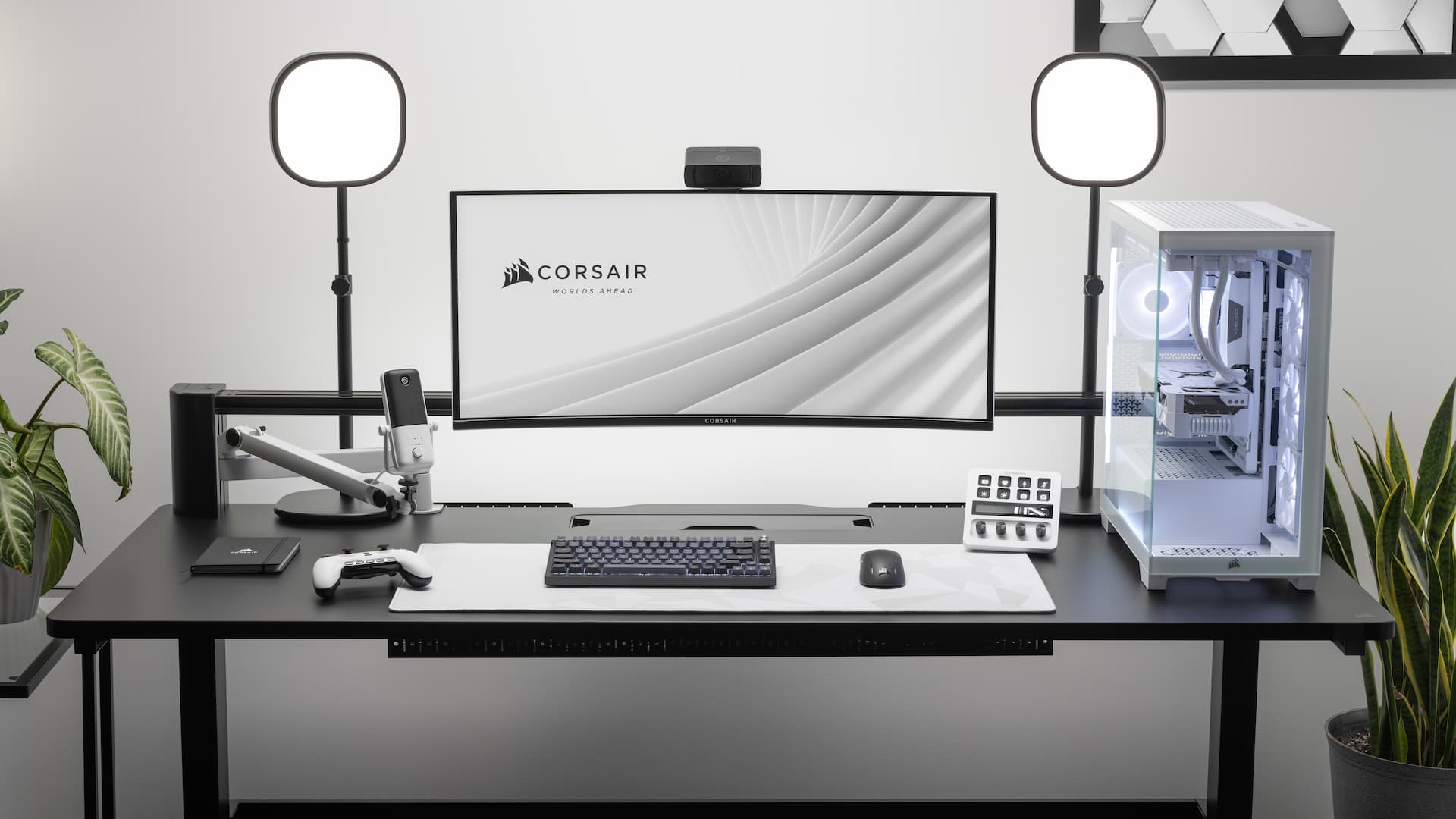 Corsair представляет новый сверхширокий монитор XENEON 34 QD-OLED