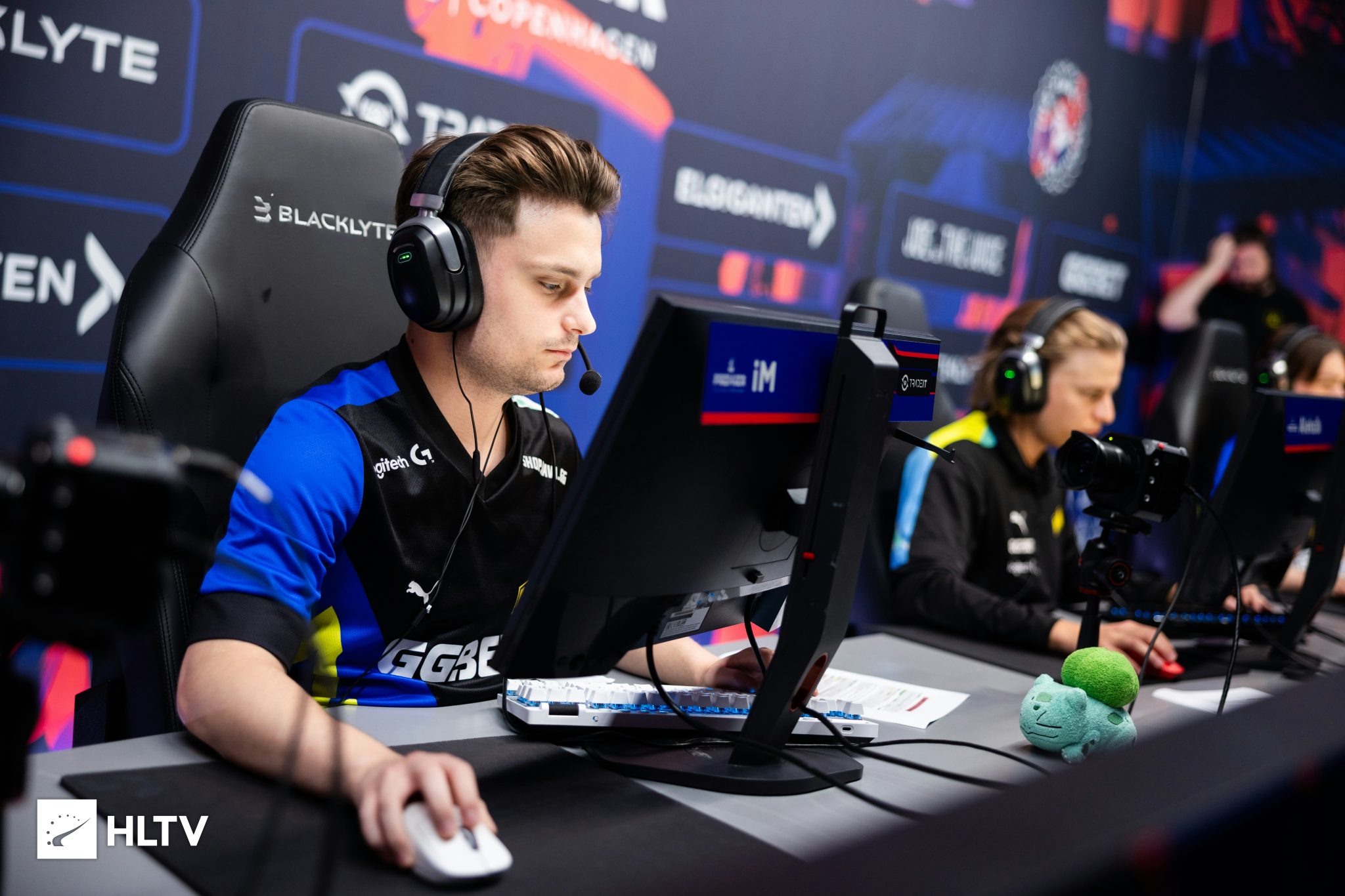 Team Falcons and Astralis First 2 Teams to be Eliminated in BLAST Premier