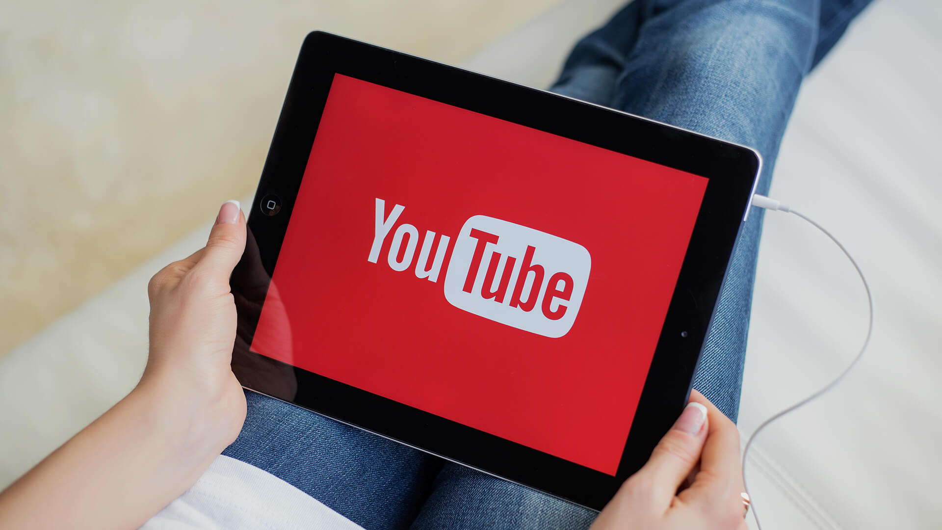 YouTube подтверждает, что будет показывать рекламу, когда вы ставите видео на паузу