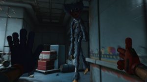 huggy wuggy chasing player in poppy playtime