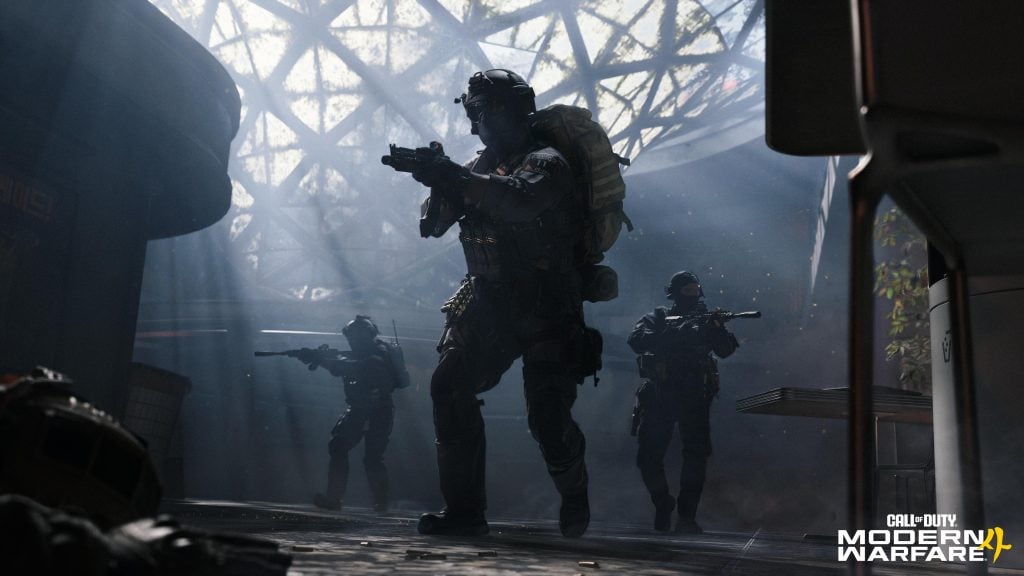 operators exploring in modern warfare 4