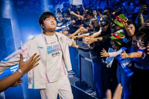 BLG Toplaner Bin Fined $22K for Failing to High-Five Fans