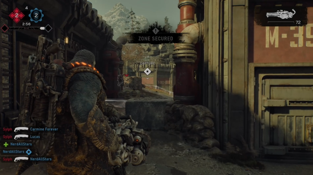 A player carrying a turret in Gears of War: E-Day