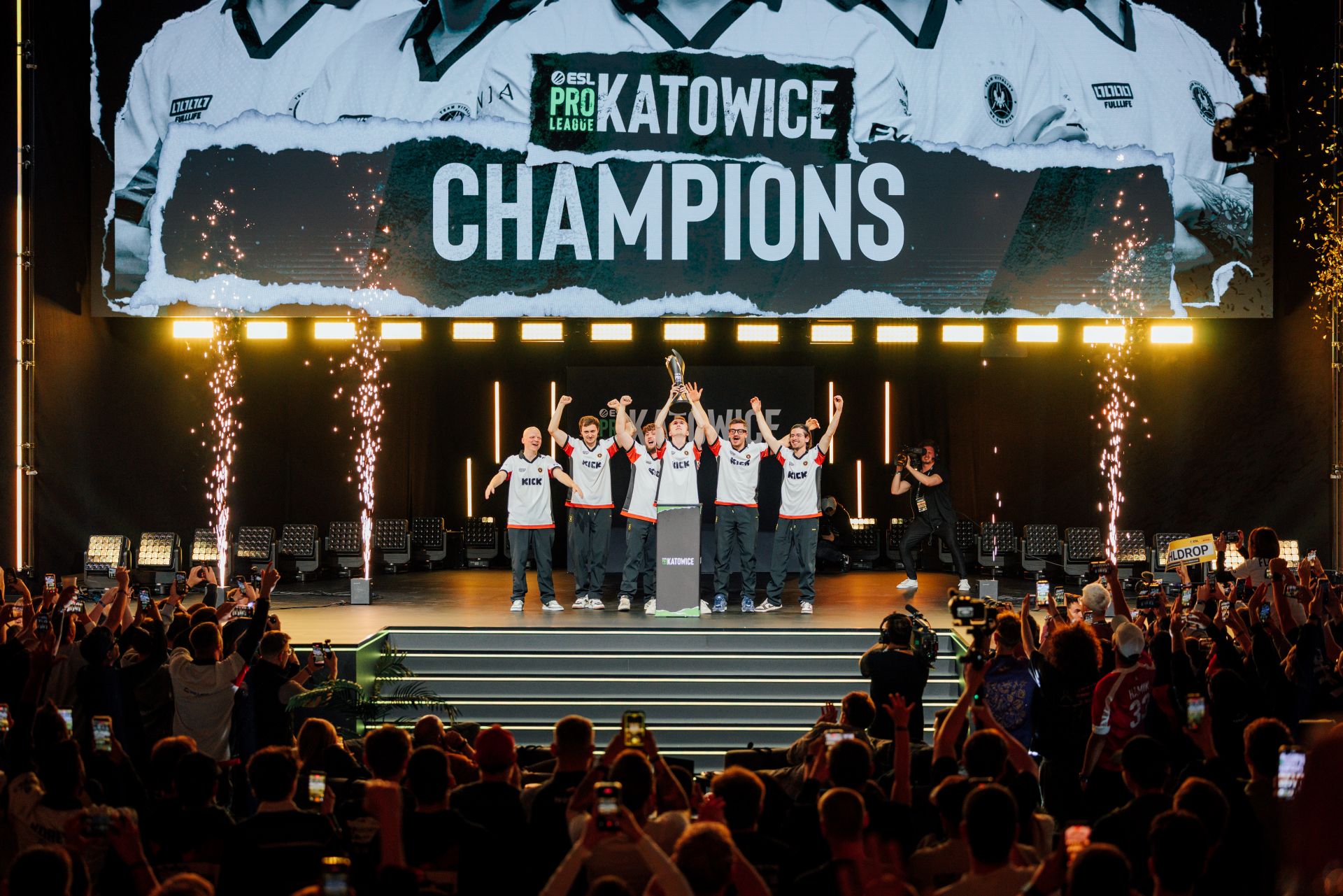 Vitality Reclaims Counter-Strike Crown with 3-0 Sweep as ropz Secures Historic 6th EPL Title